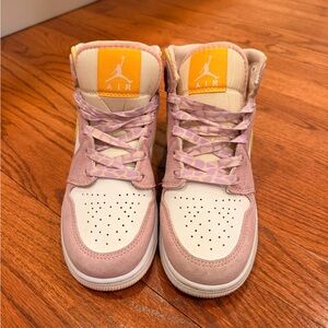 Jordon Nike Kids Purple and Cream High-Top Sneakers